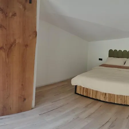 Chajda Pod Javorom * Oscadnica